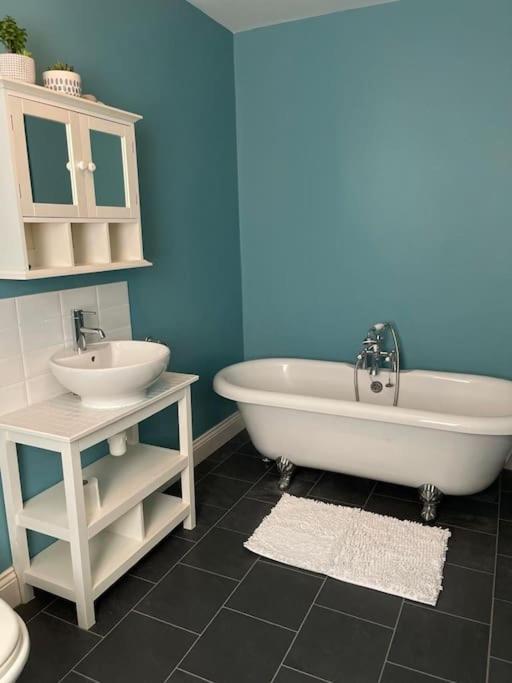 Large Coastal Cottage, Private Indoor Pool, Hut Tub, Sauna And Steam Pod Weymouth Zewnętrze zdjęcie