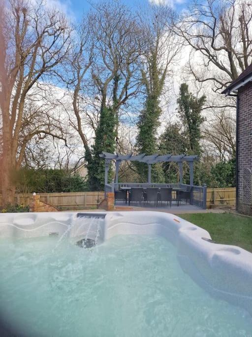 Large Coastal Cottage, Private Indoor Pool, Hut Tub, Sauna And Steam Pod Weymouth Zewnętrze zdjęcie
